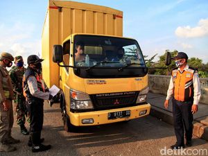 Aksi Penyekatan juga Dilakukan di Perbatasan Utara Jakarta