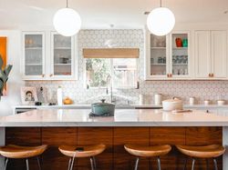 Biar Zoom Tambah Seru, Ini Kumpulan Ide Background Lucu