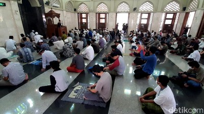 Pemkot Bogor Gelar Salat Jumat Pertama di Masa Pandemi