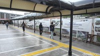 Pembangunan halte dan kanopi ini bertujuan memberikan rasa aman kepada warga pengguna jasa angkutan umum.