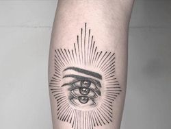 Antimainstream! Seni Tato Ini Bikin Mata Berilusi