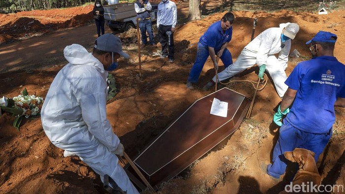 Corona Kian Mengganas di Brasil Pandemi virus Corona di Brasil kian mengganas. Jumlah kematian terkait COVID-19 di negara tersebut kini telah mencapai 27.878.