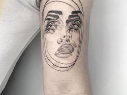 Antimainstream! Seni Tato Ini Bikin Mata Berilusi