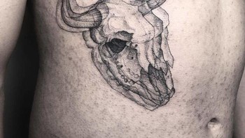 Kini ia berusia 25 tahun dan sudah memiliki studio seninya sendiri di Hermosilo, Meksiko yang dinamai White Ligth Tattoo. (Foto: Instagram/yatzil_tatts)