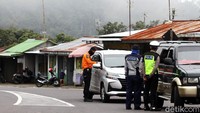 Penyekatan itu untuk mencegah penyebaran virus Corona.