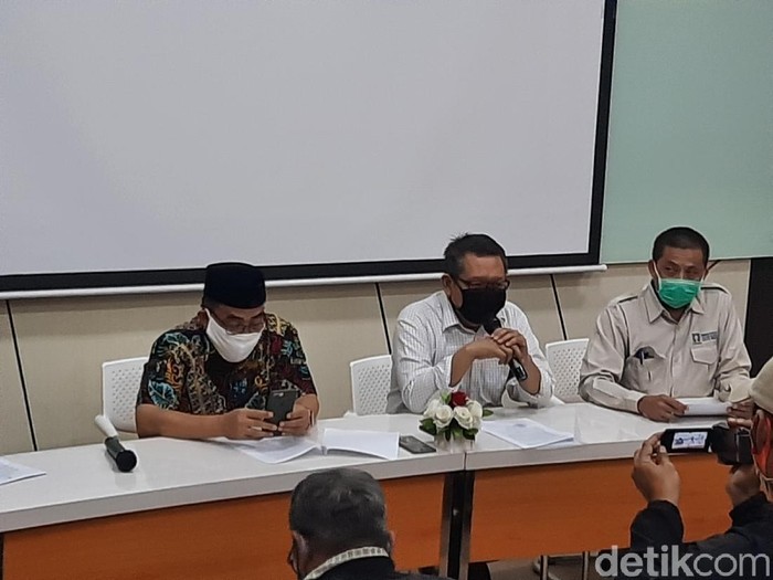 Rektor UII Fathul Wahid jumpa pers terkait teror pada diskusi mahasiswa FH UGM, Sabtu (30/5/2020).