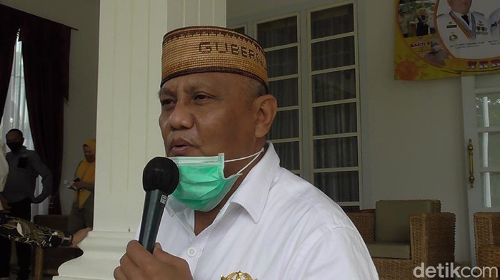 Gubernur Gorontalo Rusli Habibie