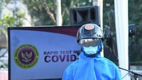 Pada kesempatan kegiatan ini mereka menyediakan 700 kit rapid test. Kegiatan pun berlangsung dari pagi hingga kit tersebut habis. Foto: dok. BIN