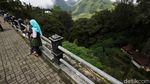 Menikmati Pemandangan Alam Cemoro Sewu Saat Pandemi