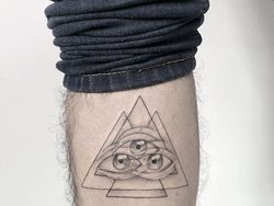 Antimainstream! Seni Tato Ini Bikin Mata Berilusi