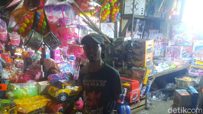 Fajar, Pedagang di Pasar Gembrong Jaktim