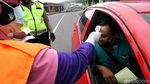 Suasana Penyekatan Pemudik di Pintu Masuk Jawa Timur