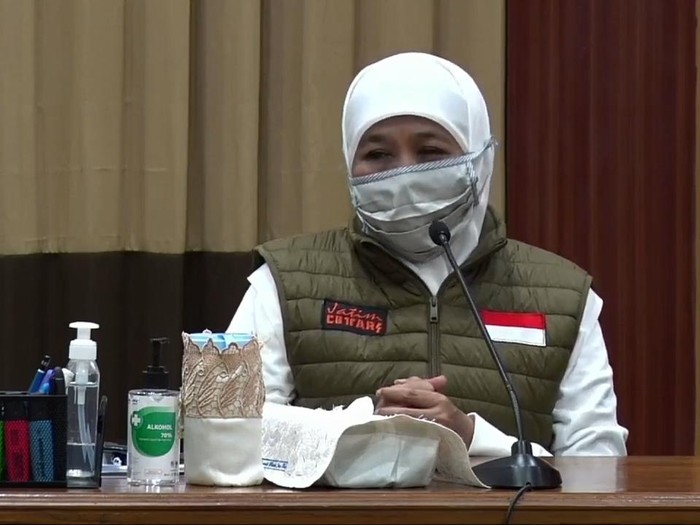 Gubernur Jawa Timur Khofifah jumpa pers di grahadi