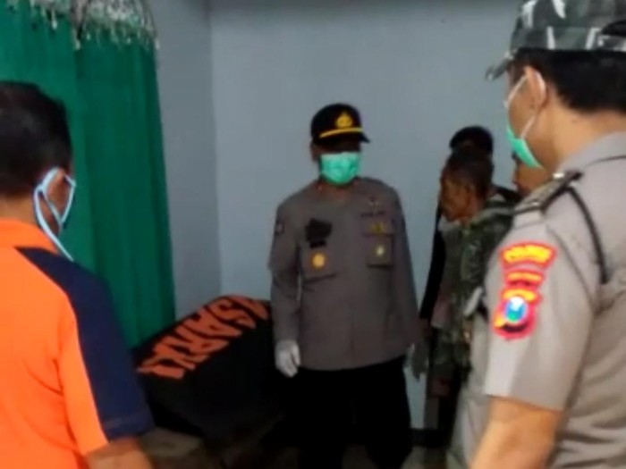 Sekeluarga Terempas Ombak Saat Mancing Di Laut, Satu Tewas, Satu Hilang