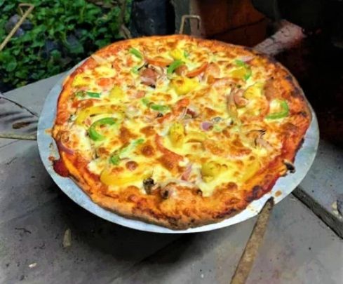 Keluarga di Malaysia jual pizza tradisional