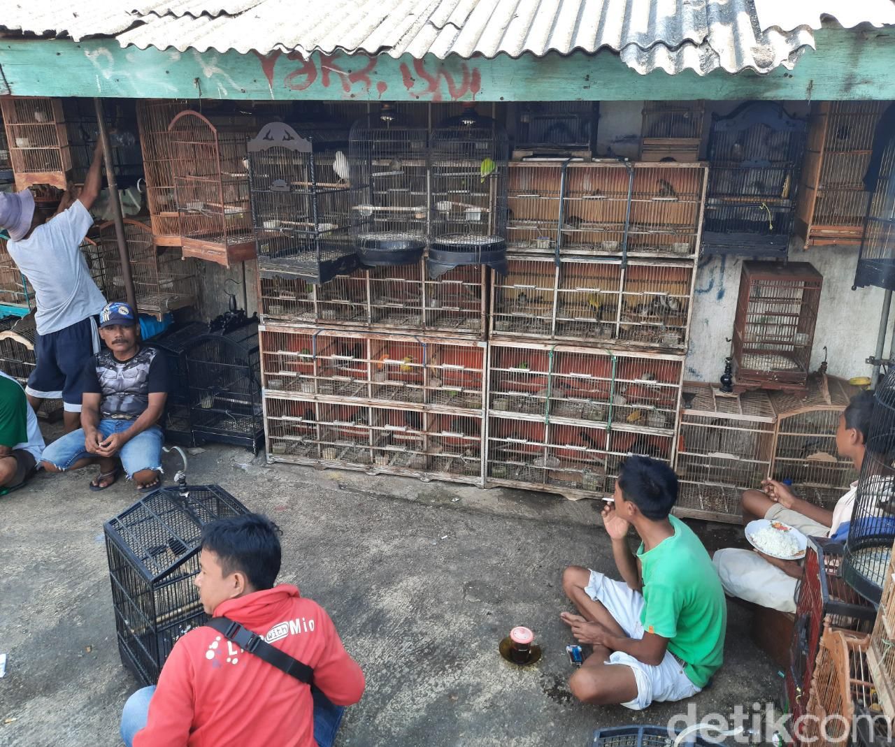 Suasana di Pasar Hewan Jatinegara Jakarta Timur