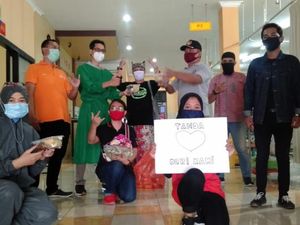 Pemuda Banyuwangi Beri Masakan Lebaran ke Nakes RSUD Blambangan