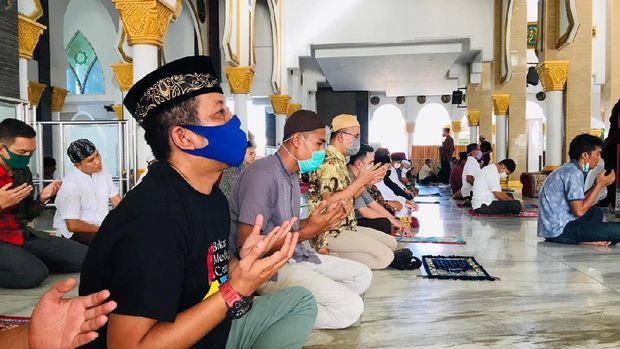 Masjid di Bengkulu Kembali Dibuka di Tengah Pandemi Corona
