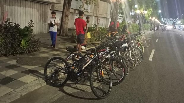 PSBB Surabaya Jilid 3 sudah memasuki hari ke-6 saat malam hari