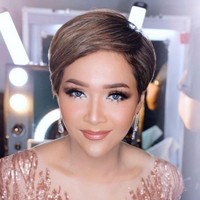 Maia Estianty punya hubungan darah dengan HOS Tjokroaminoto. Ia adalah cucu dari pahlawan nasional sekaligus pemimpin organisasi Sarekat Islam (SI). Dikenang karena jasanya untuk memajukan pendidikan Indonesia, Tjokroaminoto mendapat julukan Guru Bangsa. (Foto: instagram/@maiaestiantyreal)