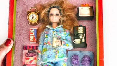 Kreasi Barbie Keren! Ada Tenaga Medis Sampai Tukang Meeting Zoom