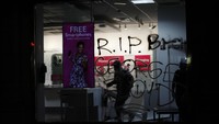 Toko-toko di Washington jadi sasaran vandalisme. AP Photo/Alex Brandon.