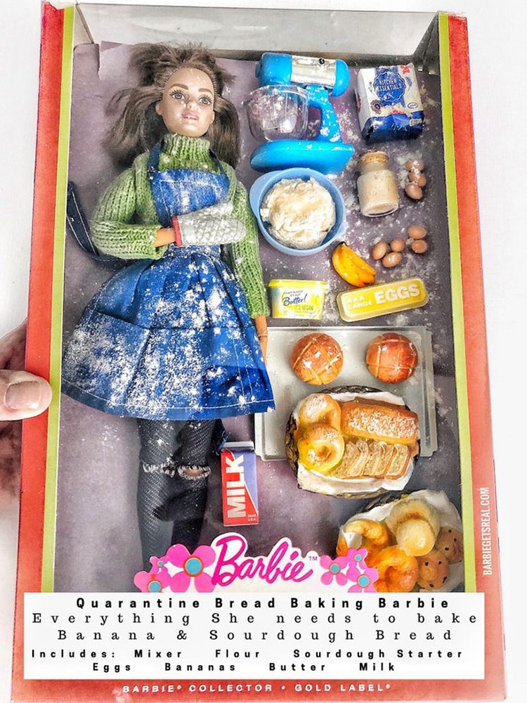 Kreasi Barbie Keren! Ada Tenaga Medis Sampai Si Tukang Meeting di Zoom Perubahan yang terjadi di dunia akibat pandemi COVID-19 digambarkan secara realistis oleh Tonya Ruiz dengan tema karantina. Jadinya seperti apa?