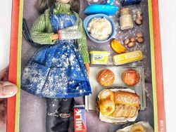 Kreasi Barbie Keren! Ada Tenaga Medis Sampai Tukang Meeting Zoom