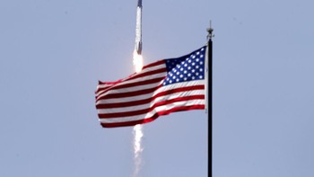 Setelah 9 tahun vakum, penerbangan astronaut ini diprediksi membuka era baru industri antariksa bagi Amerika. Foto: AP/David J. Phillip