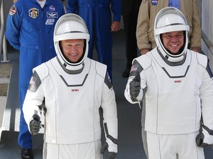 Mengenal Dua Astronaut yang Terbang Pakai Roket SpaceX