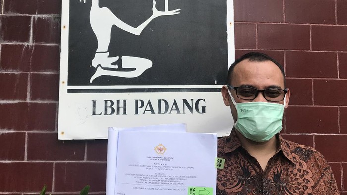 Alde Maulana yang batal dilantik PNS mengadu ke LBH Padang