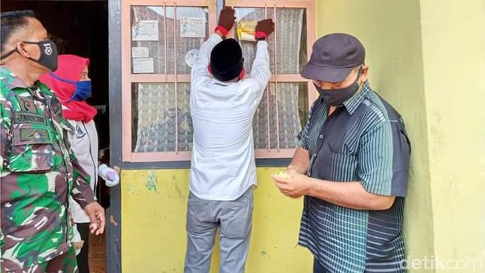 Unik! Kampung di Sumbar Pajang Daftar Penerima BLT Corona di Kedai Kopi
