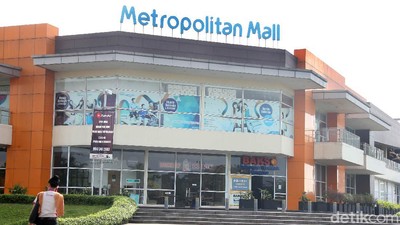 Suasana Metropolitan Mall Cileungsi yang Tutup di Tengah Pandemi