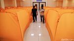 Melihat Bilik COVID-19 di GOR Pademangan