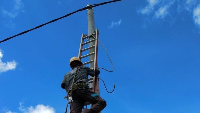 PLN Listriki 7 desa di Riau