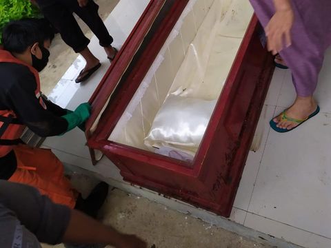 Penemuan peti mati hanyut di Sungai Belo, Soppeng, Sulsel.