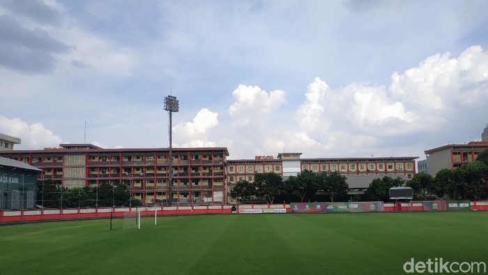 Stadion PTIK tetap terawat di jeda kompetisi Shopee Liga 1 2020. (