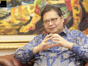 Pengangguran 9,77 Juta, Airlangga Sebut UU Cipta Kerja Jadi Solusi