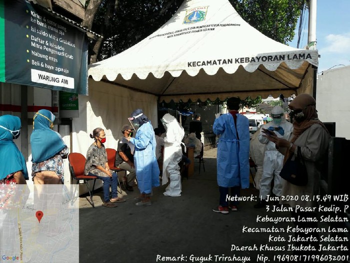 Uji swab pedagang Pasar Kedip Kby Lama, Jakarta.