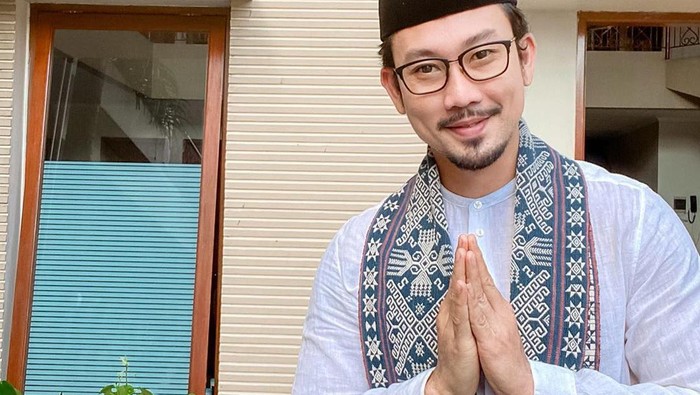 Mantan GM Jadi Penjual Cincau hingga Denny Sumargo Temukan Daging