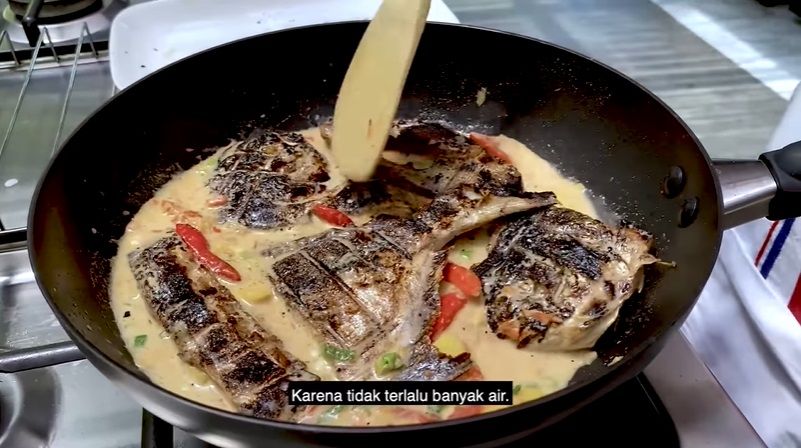 Susi Pudjiastuti masak