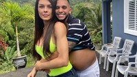  Danna Sultana dan Esteban Landrau sekilas seperti pasangan pada umumnya. Namun fotonya viral setelah Danna terlihat memeluk sang suami yang tengah mengandung anak mereka. Foto: Instagram @dannasultana