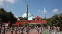 LPKA Pria Tangerang menempati bangunan lama yang berdiri sejak zaman Belanda. Lokasinya berada di samping kompleks kantor Wali Kota Tangerang tepatnya di belakang  Masjid Raya Al-Azhom.