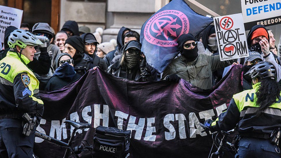 George Floyd: Imbas kerusuhan AS, Presiden Trump tuding kelompok 'anarkis kiri radikal Antifa' sebagai 'organisasi teroris'