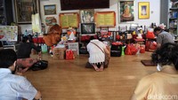 Selain itu jumlah jamaah yang ini berdoa dibatasi.