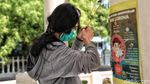 Melihat Umat Buddha Berdoa di Tengah Pandemi
