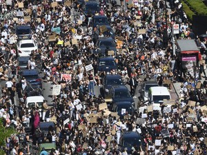 Berdemo soal George Floyd Saat London Lockdown, 23 Orang Dicokok Polisi