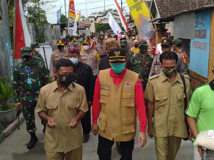 Bupati Mojokerto Pungkasiadi di kampung tangguh