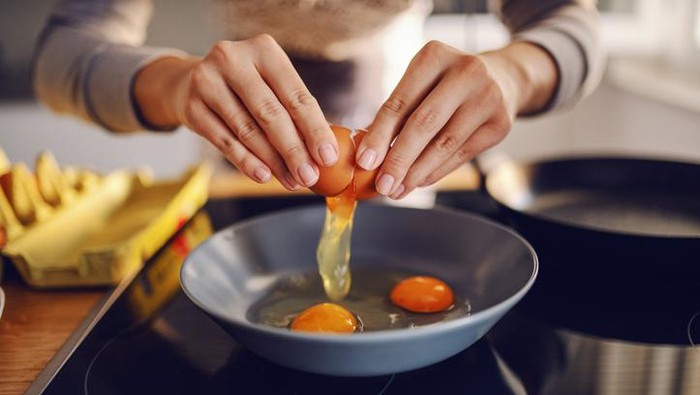 Makan telur