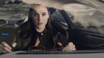 Potret Si Cantik Gal Gadot Beraksi dengan Jaguar Hingga Truk